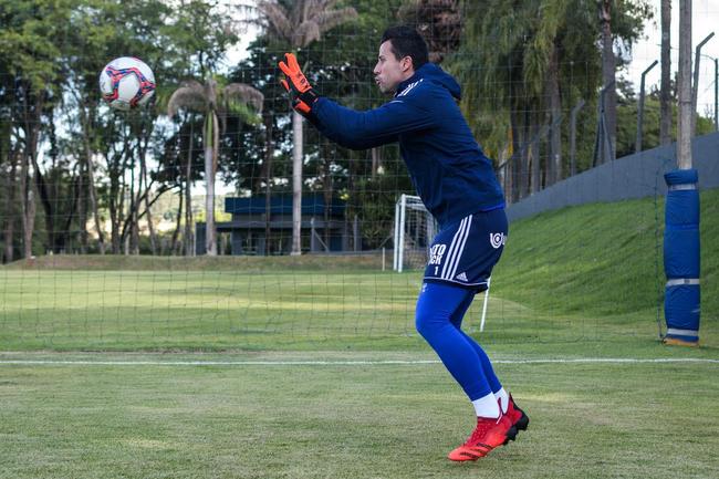 Fotos do treino do Cruzeiro no CT SM Sports, em Londrina, antes da partida contra o Londrina pela Série B. Duelo será nesta sexta, às 21h30, no estádio do Café, em Londrina, interior do Paraná