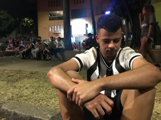 Torcedores do Atlético acompanham a partida contra o Palmeiras em alguns bares de Belo Horizonte