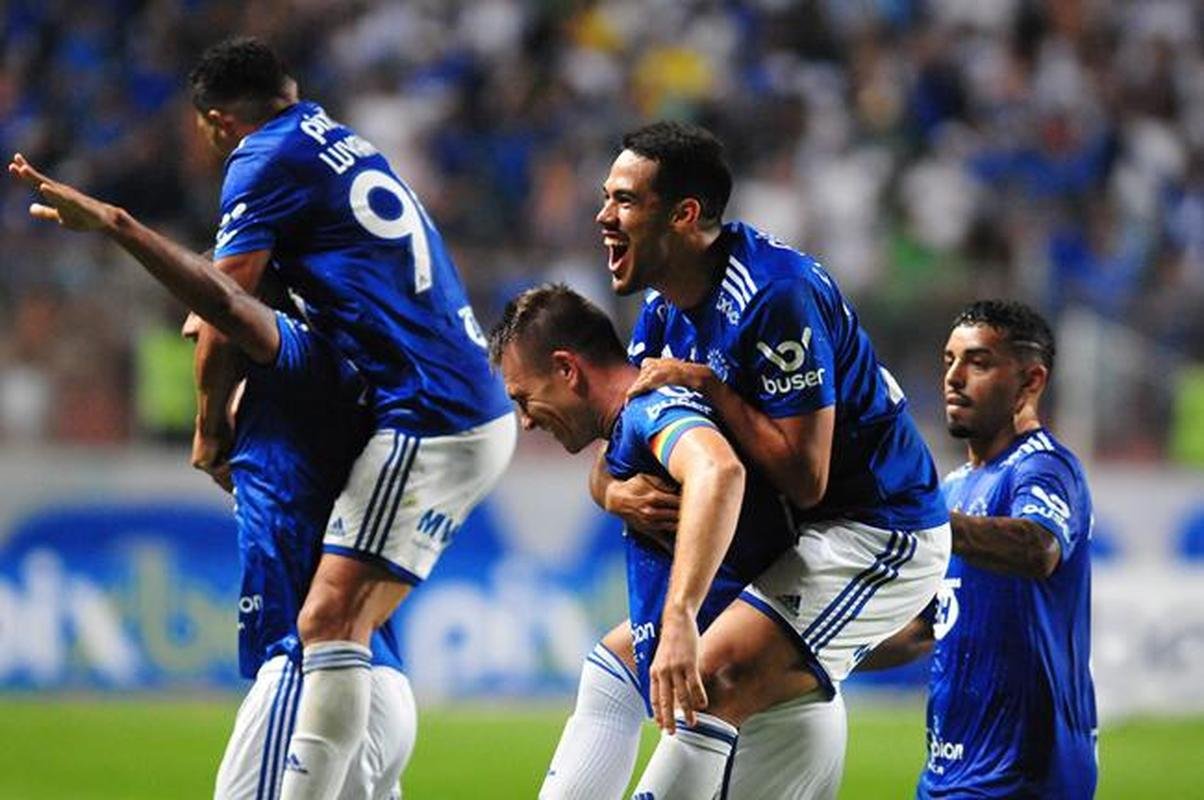 O Cruzeiro goleou o Nutico por 4 a 0 no Independncia, em Belo Horizonte, na 26 rodada da Srie B