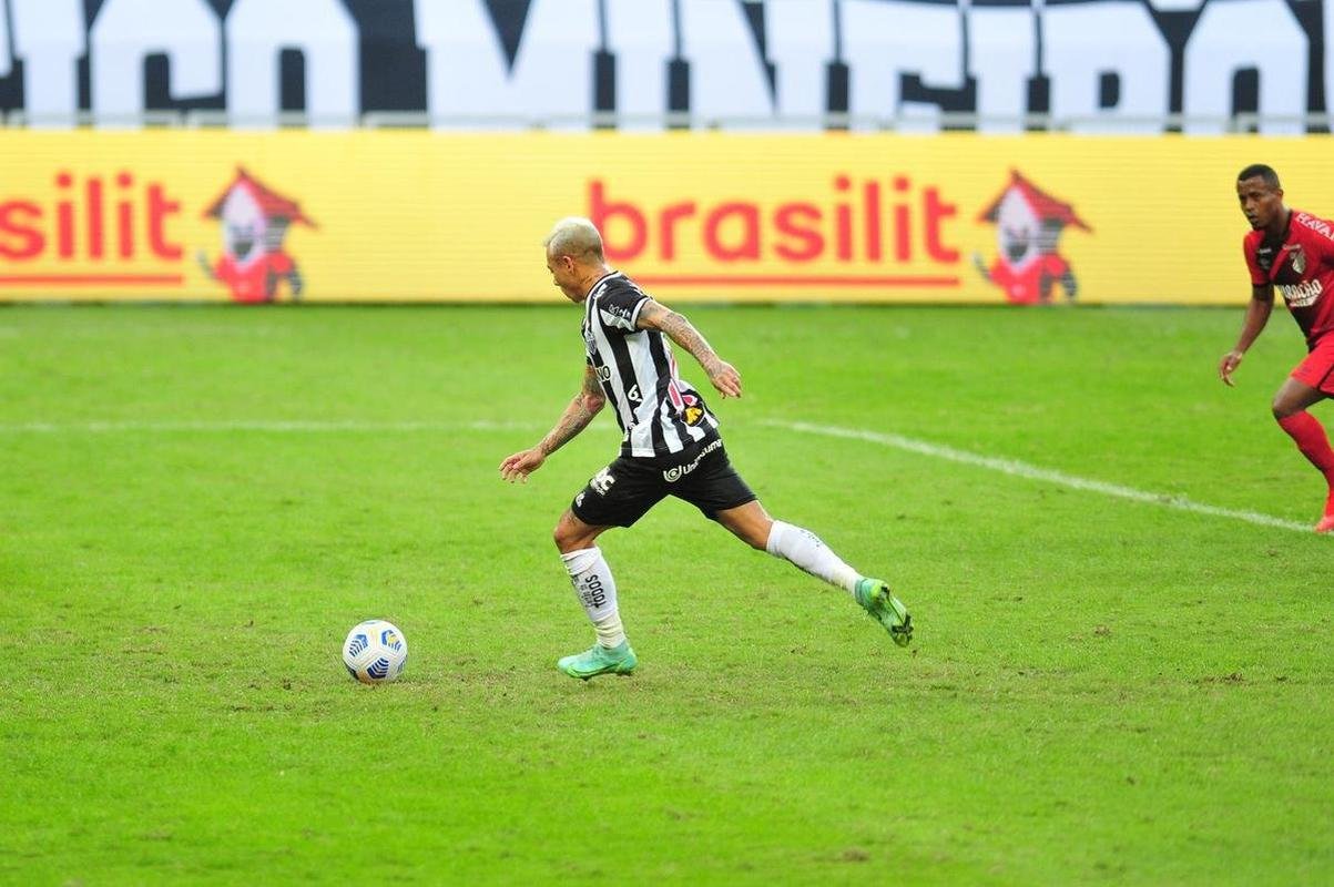 Imagens do confronto entre Atltico e Athletico-PR, vlido pela 14 rodada da Srie A do Campeonato Brasileiro