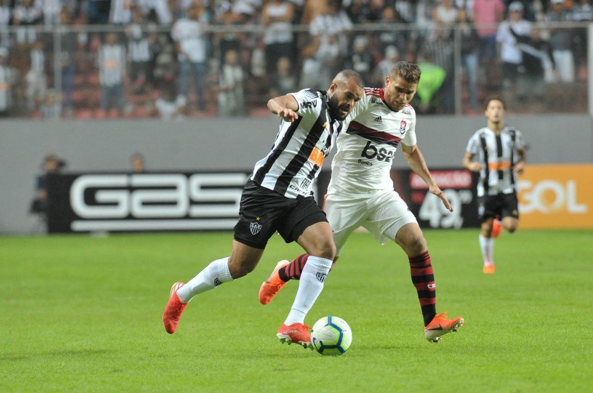 Galo derrotou Flamengo por 2 a 1 e assumiu provisoriamente a segunda posio no Brasileiro