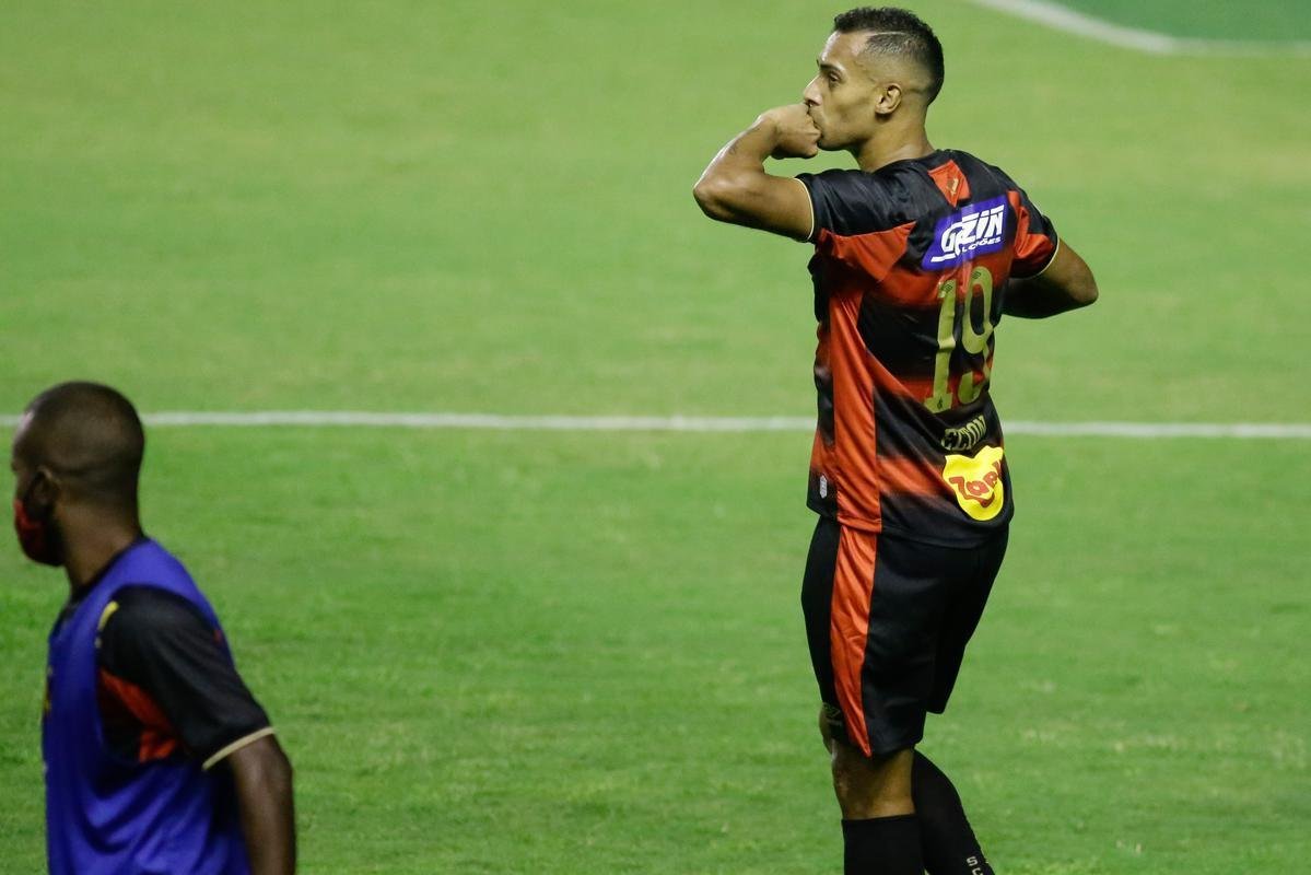 Na estreia do Brasileirão, o Sport bateu o Ceará por 3 a 2, com gols de Elton (2x) e Jonatan Gomez.