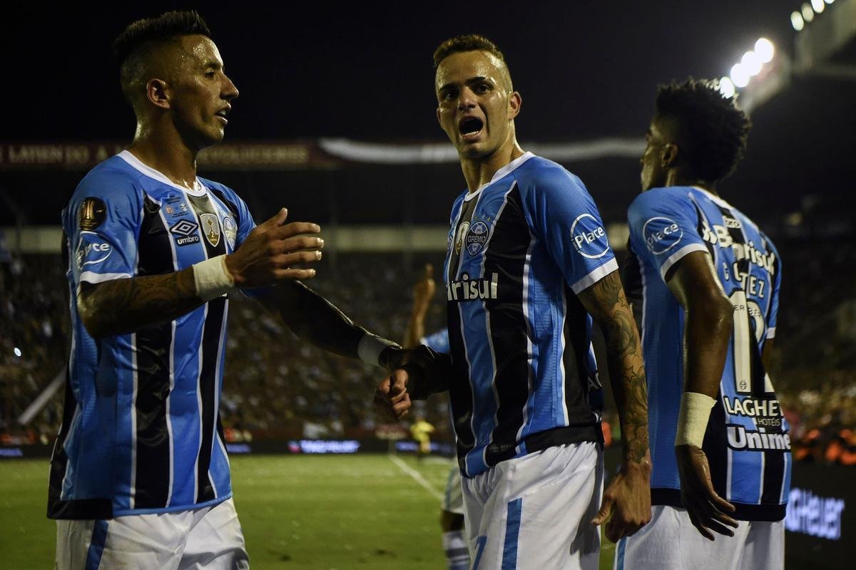 Grmio vence Lans de novo na Argentina e conquista o tri da Copa Libertadores