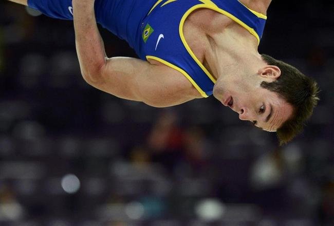 Diego Hyplito - O ex-ginasta  um dos grandes nomes da histria da modalidade no Brasil. Conquistou dois ttulos mundiais no solo e ganhou a prata no mesmo aparelho nos Jogos Olmpicos do Rio de Janeiro. Assumiu-se gay.