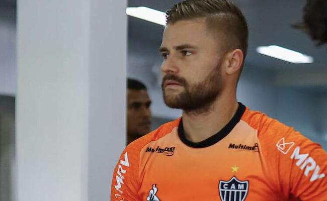 Atacante ficará pelo menos dez dias afastado dos treinamentos