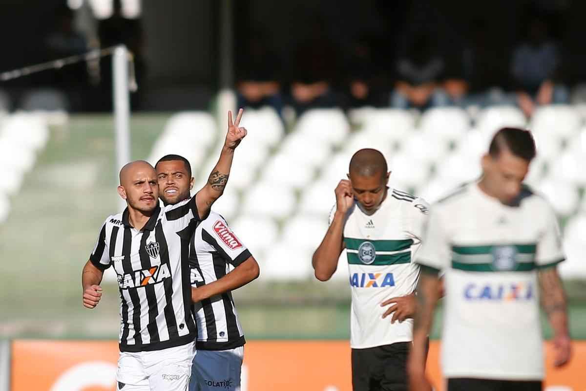 Imagens do jogo no Couto Pereira