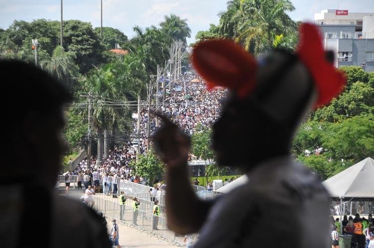 Fotos da torcida do Atltico na chegada ao Mineiro para acompanhar o jogo contra o Fluminense pela 36 rodada do Campeonato Brasileiro