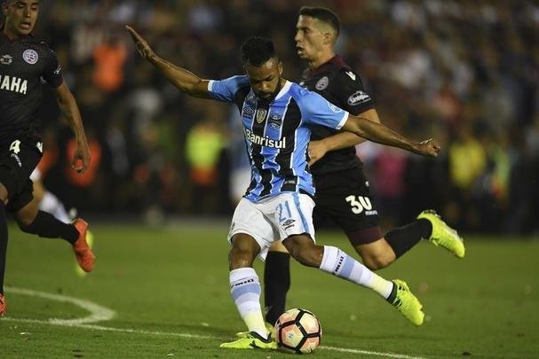 Grmio vence Lans de novo na Argentina e conquista o tri da Copa Libertadores