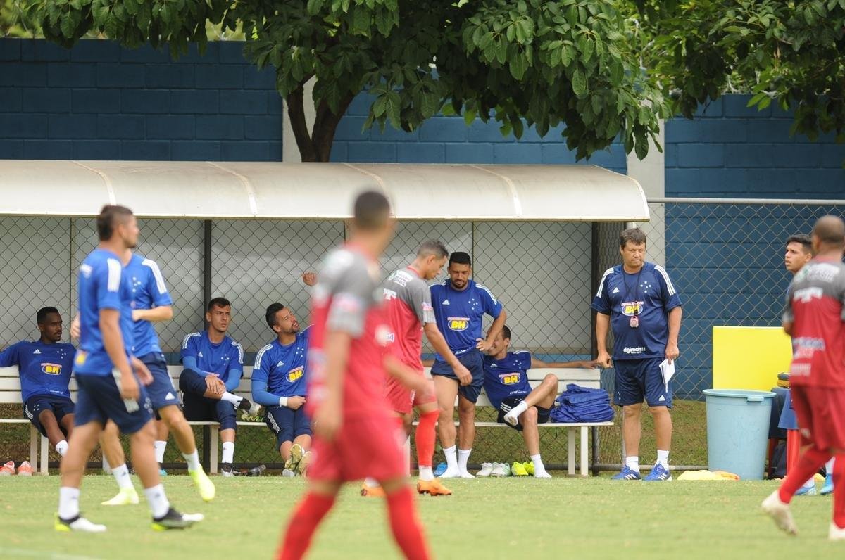 Com gol de Judivan e sob olhares dos membros do Ncleo Dirigente Transitrio, Raposa bateu o Bugre por 1 a 0