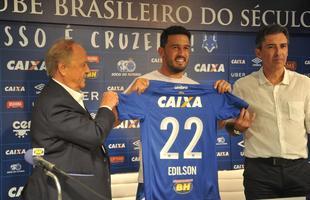 Edilson - lateral-direito se transferiu do Grmio para o Cruzeiro
