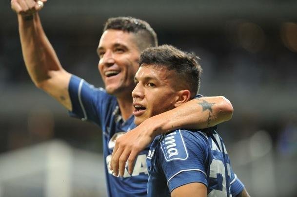 Cruzeiro vira diante do Fluminense no Mineiro e se mantm no G5 do Brasileiro