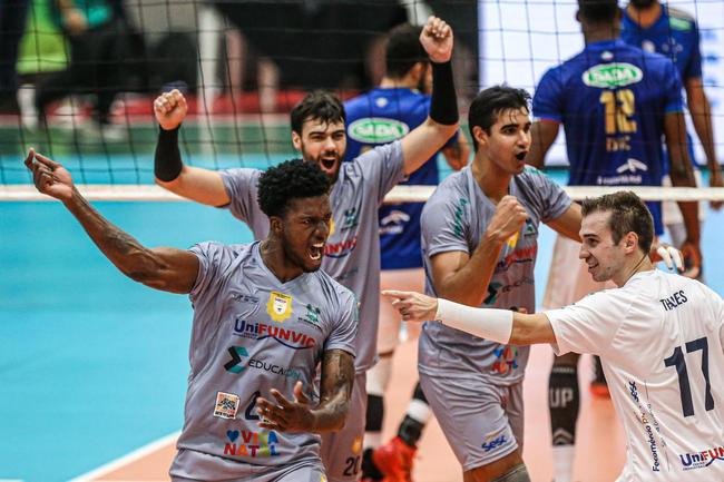 Cruzeiro vence o Natal por 3 sets a 0, em Campo Grande, e  tetra da Supercopa