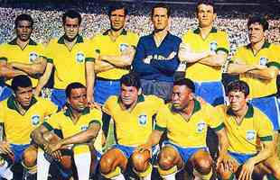 1966 - Em 1966, ano que marcou o impedimento do tricampeonato consecutivo, o Brasil voltou a manter o padro. Tambm no h registros do uniforme reserva daquele ano
