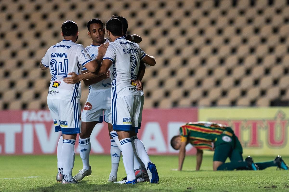 Imagens do jogo entre Sampaio Corra e Cruzeiro, pela 33 rodada da Srie B, no Castelo, em So Lus (MA)