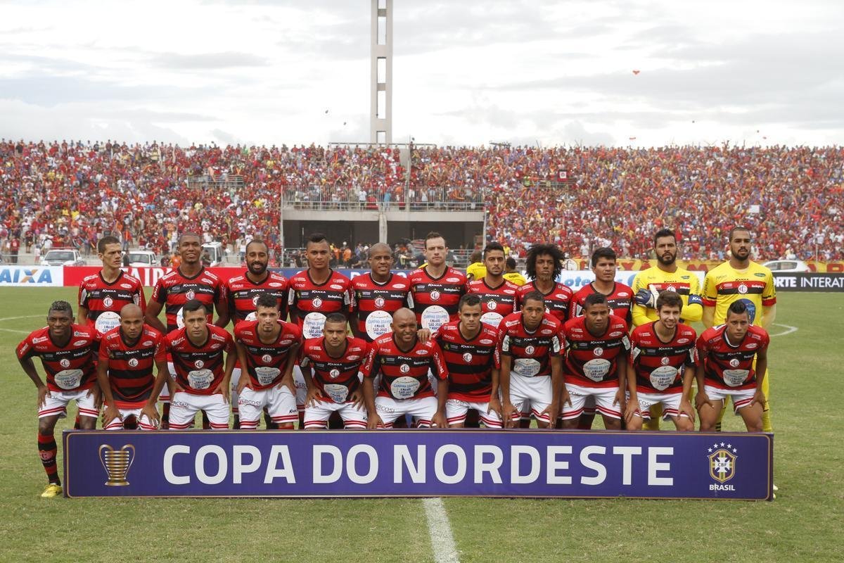 Em uma partida cheia de tensão e com o clima de rivalidade extrema em Campina Grande, o Santa Cruz foi valente para fazer valer a vantagem obtida no Arruda e, com o empate, garantir o inédito título da Copa do Nordeste frente ao Campinense