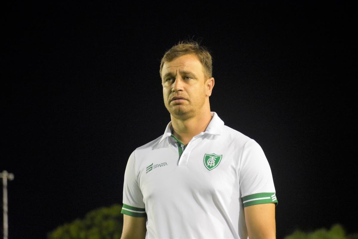 Amrica vence Londrina fora de casa e mantm sonho do acesso 