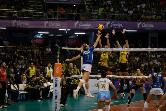 Minas venceu a segunda partida da deciso, por 3 sets a 1, nesta sexta-feira, na Arena Nilson Nelson, em Braslia, e fechou a srie melhor de trs com dois triunfos. As parciais foram de 26/24, 18/25, 25/15 e 25/17. 