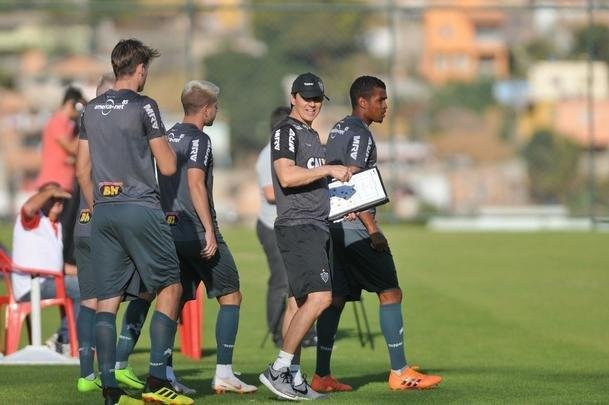Atltico derrotou Coimbra em jogo-treino na Cidade do Galo com gols de Galdezani, Edinho e Fbio Santos