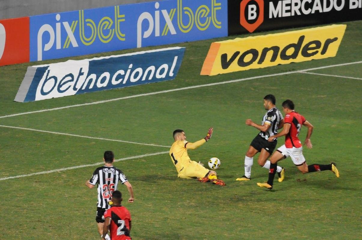 Fotos da vitria do Atltico por 2 a 0 sobre Atltico-GO pelo Campeonato Brasileiro