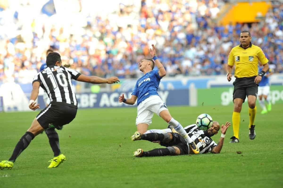 Imagens do jogo entre Cruzeiro e Botafogo, pela 19 rodada do Brasileiro, no Mineiro