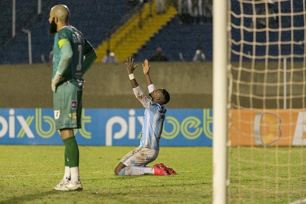 O Londrina tem 29,8% de chance de voltar  Srie A