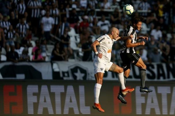 Fotos da vitória do Botafogo sobre o Atlético, por 2 a 1, no Engenhão, pela 18ª rodada do Brasileiro