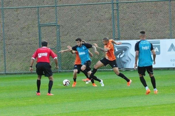 Atlético e Coimbra se enfrentaram em um jogo-treino na tarde desta segunda-feira
