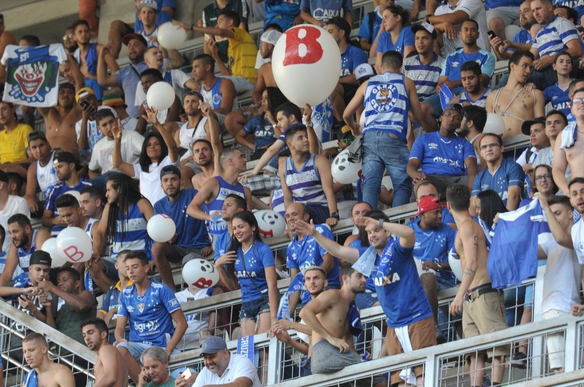 Torcida do Cruzeiro na final do Mineiro, no Independncia, diante do Atltico