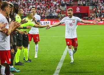 Kiwior marcou o gol da vitória da seleção polonesa
