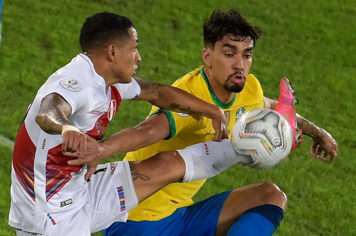 Brasil e Peru se enfrentaram no Estdio Nilton Santos, pelas semfinais da Copa Amrica 