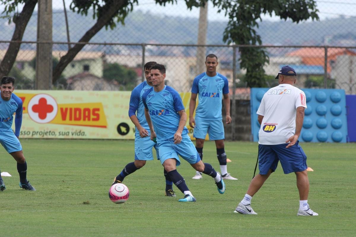 Imagens do treino do Cruzeiro nesta segunda-feira, 19 de fevereiro, na Toca da Raposa II