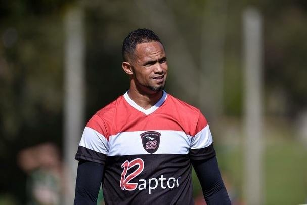 Goleiro Bruno foi apresentado neste sbado pelo Poos de Caldas