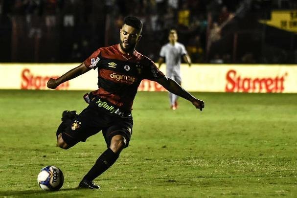 De virada e com gols de Hernane e Guilherme, o Sport reencontrou o caminho das vitórias, diante do Paraná, na Ilha do Retiro, pela 31ª rodada da Série B