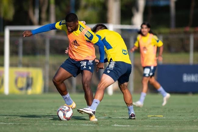 Fotos do treino do Cruzeiro nesta quinta-feira (6/5), na Toca da Raposa II