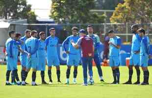 Imagens do treino do Cruzeiro com a presena do presidente Wagner Pires de S