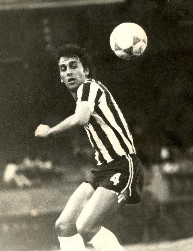 Nelinho ficou no Atltico de 1982 a 1988. Nesse intervalo, ganhou quatro estaduais e continuou colocando em prtica sua qualidade na bola parada. O lateral marcou 52 gols em 274 jogos.