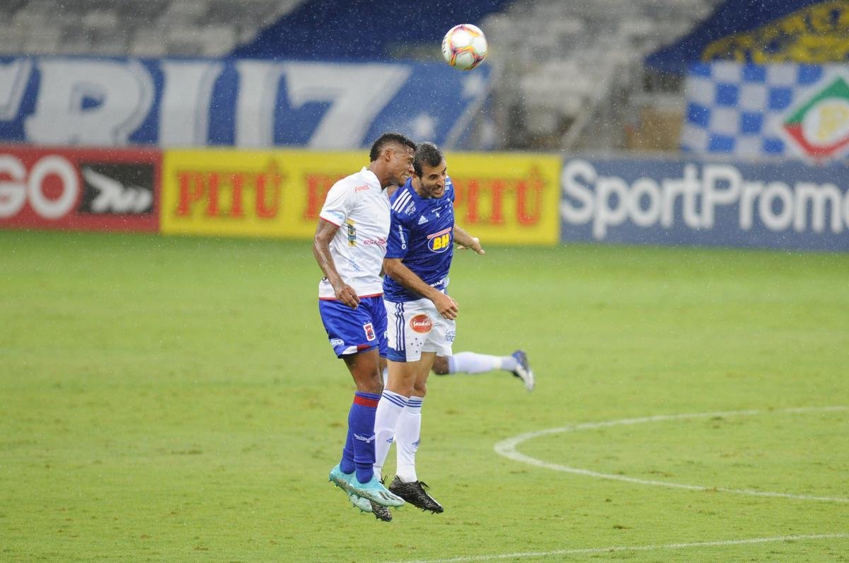 Fotos do jogo entre Cruzeiro e Paran Clube, no Mineiro, em Belo Horizonte, pela 19 rodada da Srie B do Campeonato Brasileiro