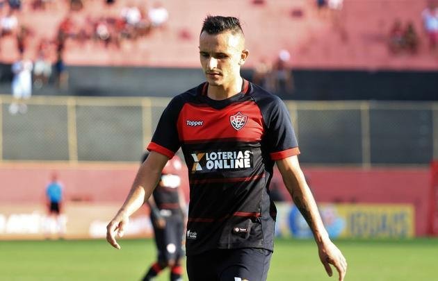 Vitória derrotou Atlético por 1 a 0, no Barradão, com gol de Léo Ceará