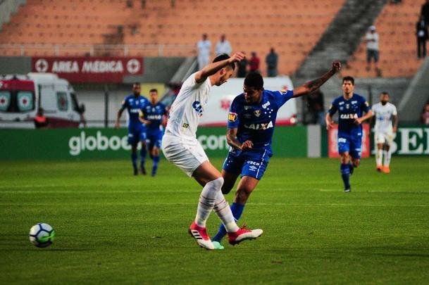 Fotos da vitória do Cruzeiro sobre o Santos, por 1 a 0, no Pacaembu, com gol de Bruno Silva