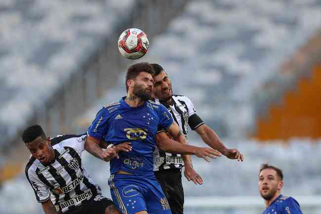 Leicester City conquista o título do Campeonato Inglês após empate em  clássico londrino - Superesportes