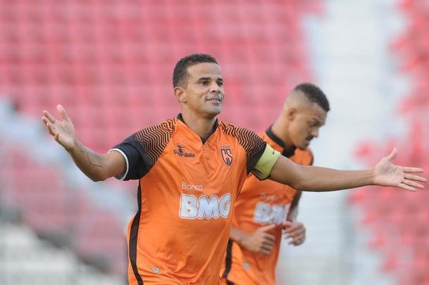 Coimbra venceu o Uberlndia por 1 a 0 e conquistou o trofu do Mdulo II do Campeonato Mineiro