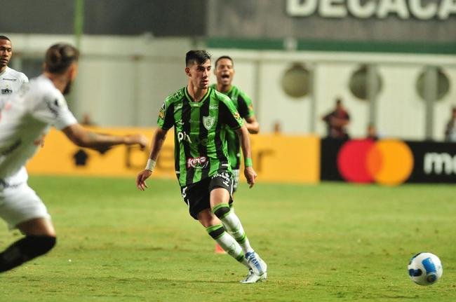 Fotos da reta final do primeiro tempo no Independncia