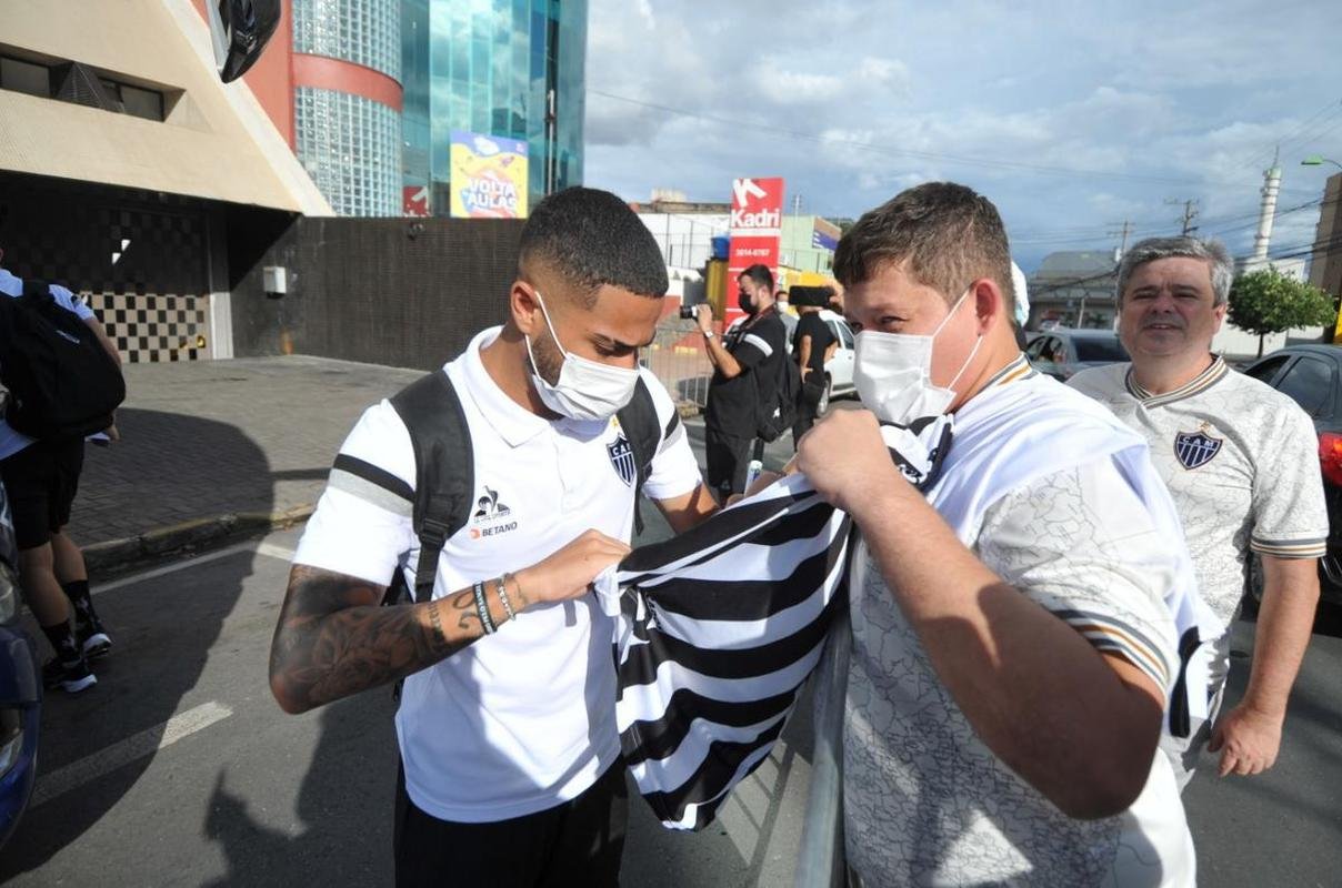 Delegao alvinegra chegou a Cuiab para final da Supercopa do Brasil entre Atltico e Flamengo