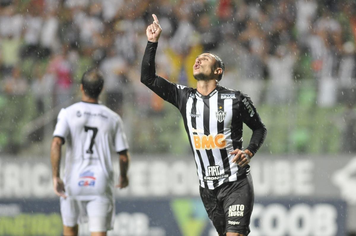 Em noite chuvosa no Independncia, reservas do Atltico batem o Tupi por 2 a 0