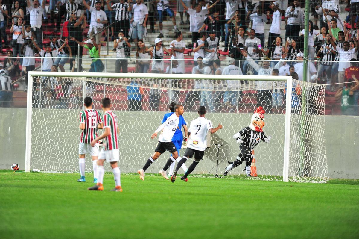 Galinho vence o Fluminense por 3 a 1, de virada, no Independncia, e conquista a Taa BH