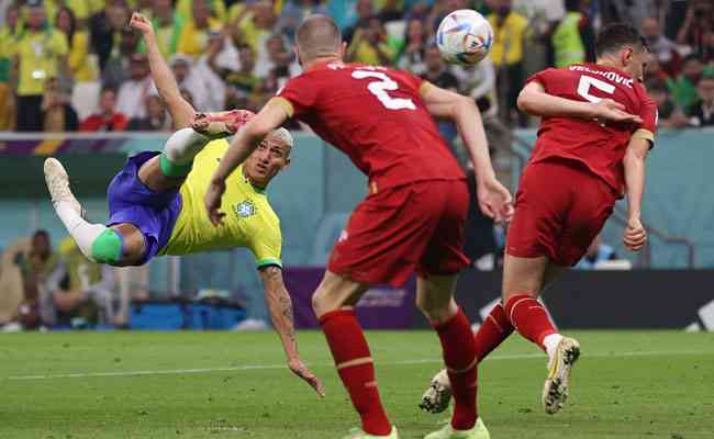 Golao de Richarlison sobre a Srvia na abertura da Copa do Mundo