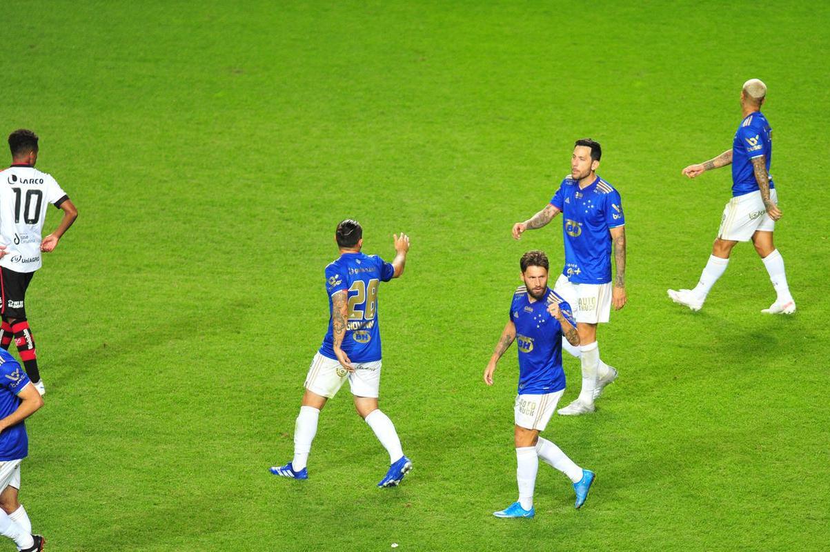 Fotos do duelo entre Cruzeiro e Vitria, no Independncia, em Belo Horizonte, pela 17 rodada da Srie B do Campeonato Brasileiro