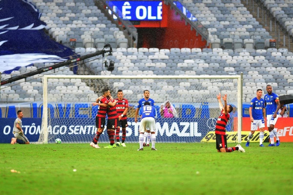 Cruzeiro x Flamengo: fotos do jogo vlido pela 37 rodada do Brasileiro, neste domingo (25/11), no Mineiro (Ramon Lisboa/EM D.A Press)
