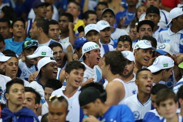 Imagens da torcida do Cruzeiro, no Mineiro, para o jogo com o Atltico-PR