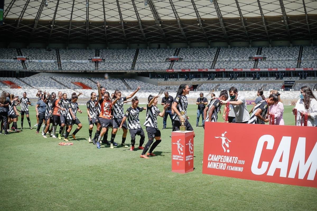 Comemorao do ttulo mineiro feminino do Atltico 